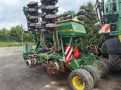 John Deere 750A