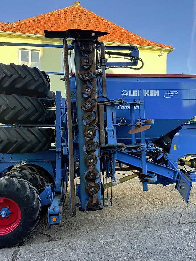 Lemken Compact Solitair 9/600 KK, BJ 2010, 6m AB, 4500l Tank, Reifenpacker, ISObus-Anschluß, OHNE SÄSCHIENE!!!