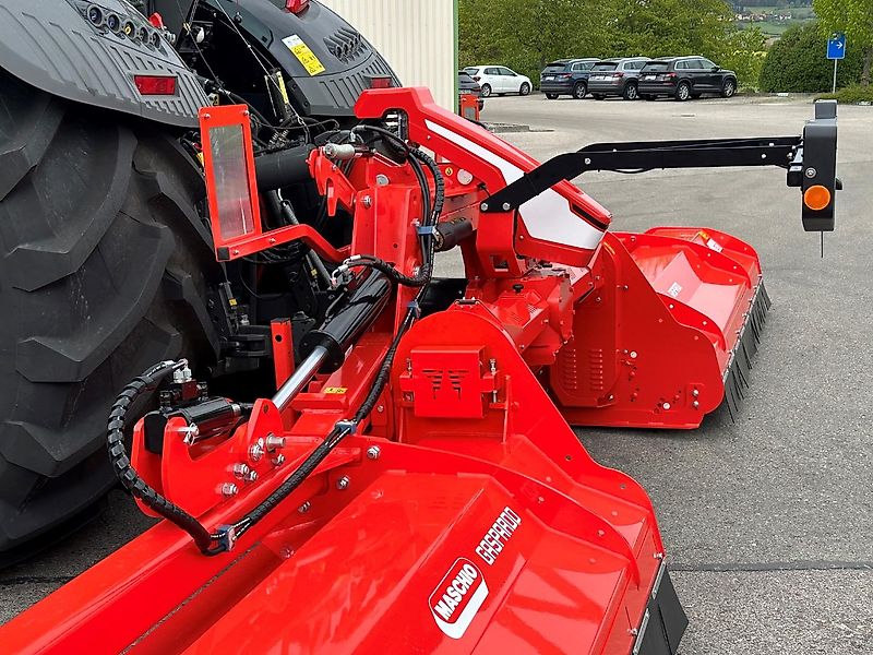 Maschio DELTA 830 Schmetterlingsmulcher mit Frontmulcher Bufalo 280