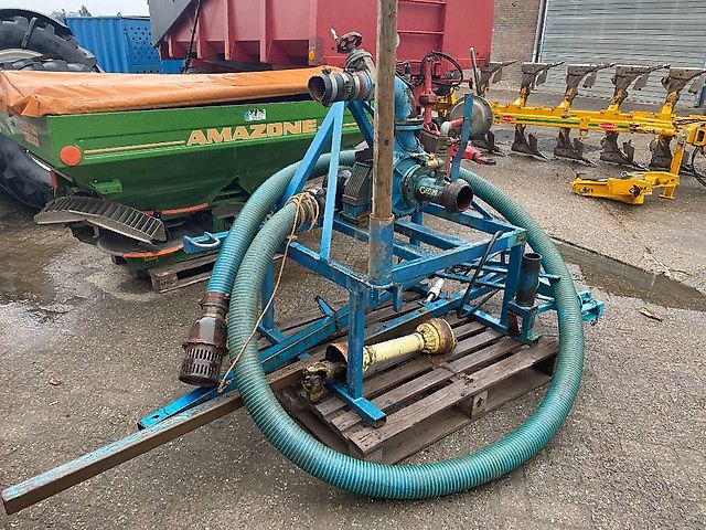 Caprari pomp op bok met hydraulische lift MEC-D3/65B