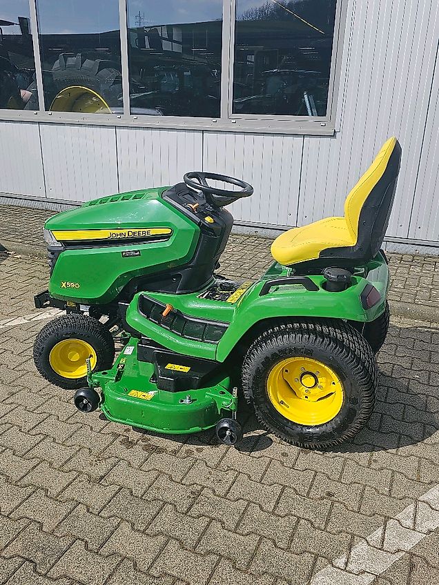 John Deere X590
