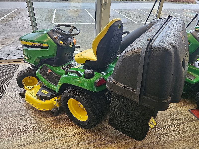 John Deere X590