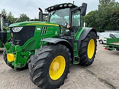 John Deere 6215R