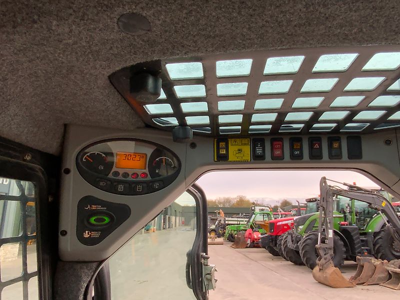 Bobcat S100 Skid Steer loader (ST23943)