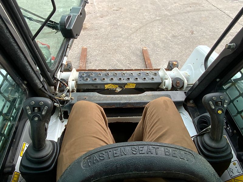 Bobcat S100 Skid Steer loader (ST23943)