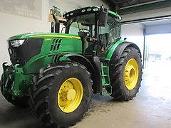 John Deere 6215R AP40