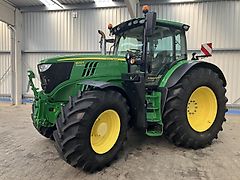 John Deere 6215R