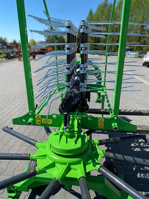 D&D Landtechnika Kreiselschwader / Schwader 4,2m Arbeitsbreite