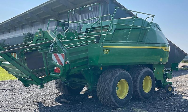 John Deere L624