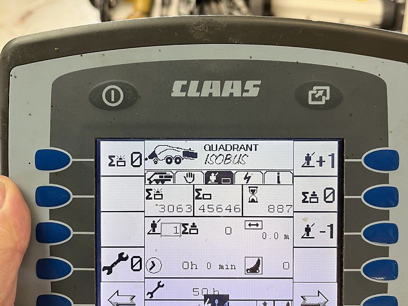 Claas Quadrant 3200 RC Tandem mit Vorbauhäcksler PREISREDUZIERT