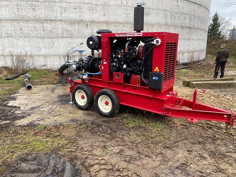 Cadman Power Equipment Canada John Deere Motor mit Cornell 4NHTB