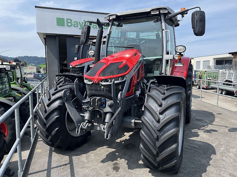 Massey Ferguson 5S.145 Dyna6 Exclusive