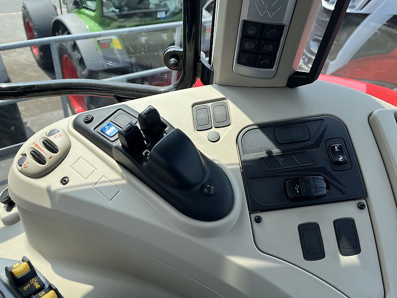 Massey Ferguson 5S.145 Dyna6 Exclusive