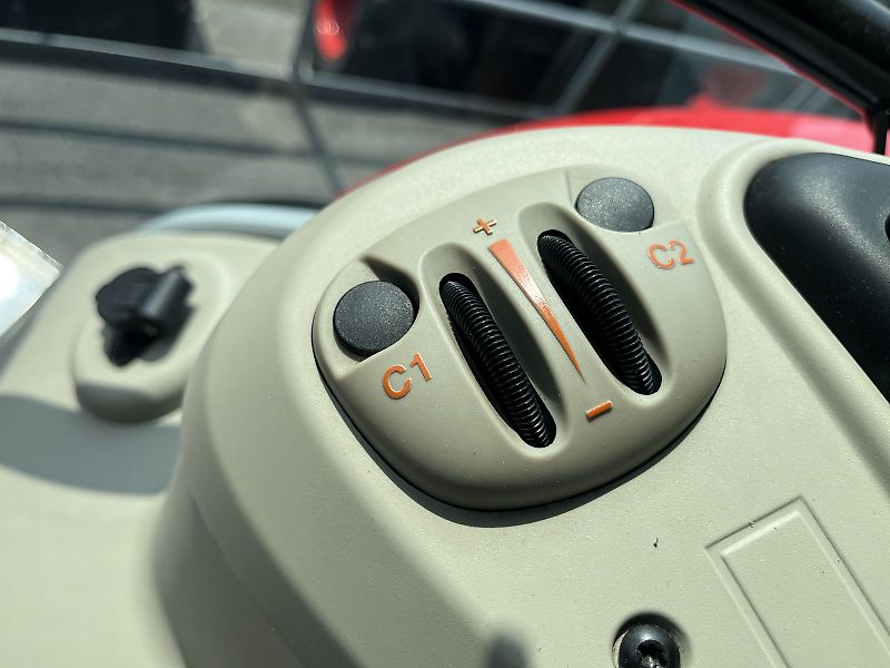 Massey Ferguson 5S.145 Dyna6 Exclusive