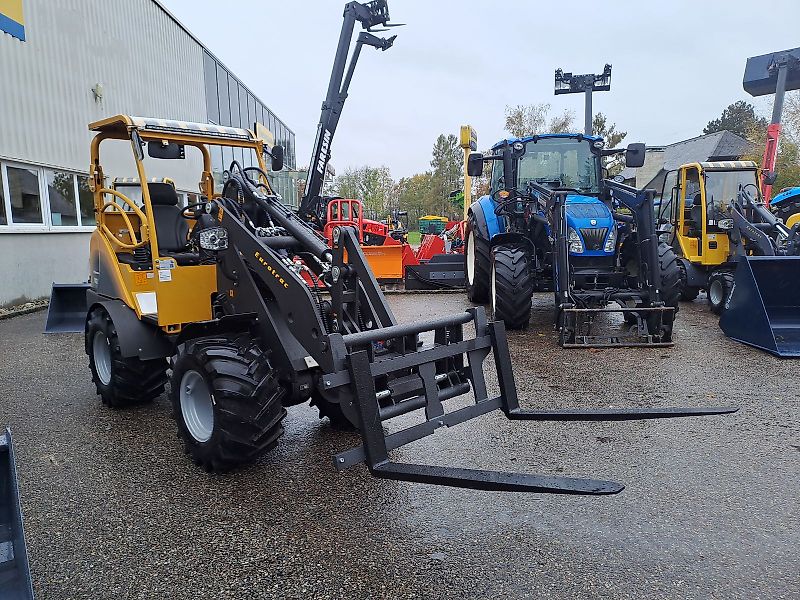 Eurotrac W 12 S