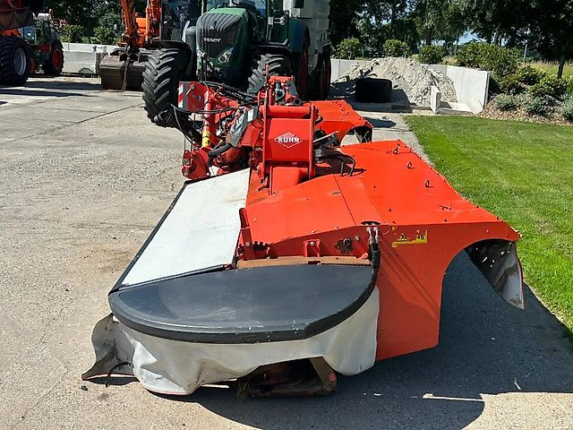 Kuhn FC 9530 D Lift control Kneuzer triple maaier