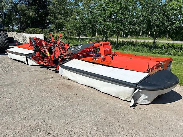 Kuhn FC 9530 D Lift control Kneuzer triple maaier
