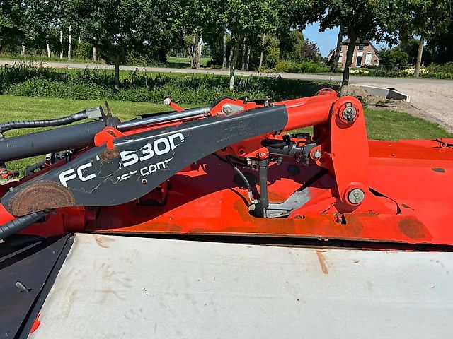 Kuhn FC 9530 D Lift control Kneuzer triple maaier