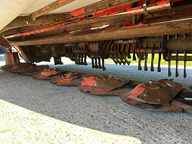 Kuhn FC 9530 D Lift control Kneuzer triple maaier