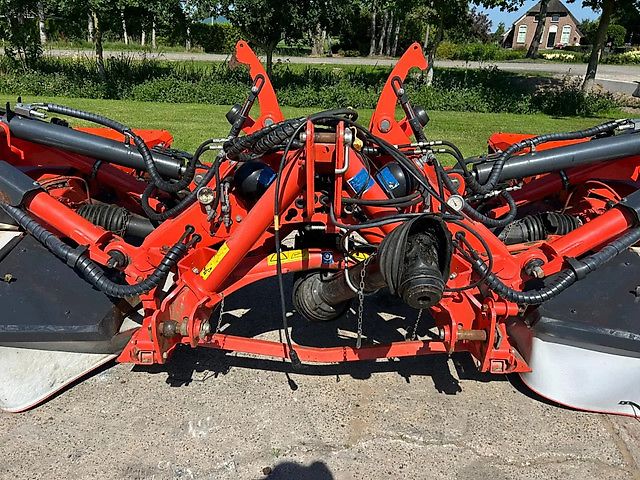 Kuhn FC 9530 D Lift control Kneuzer triple maaier