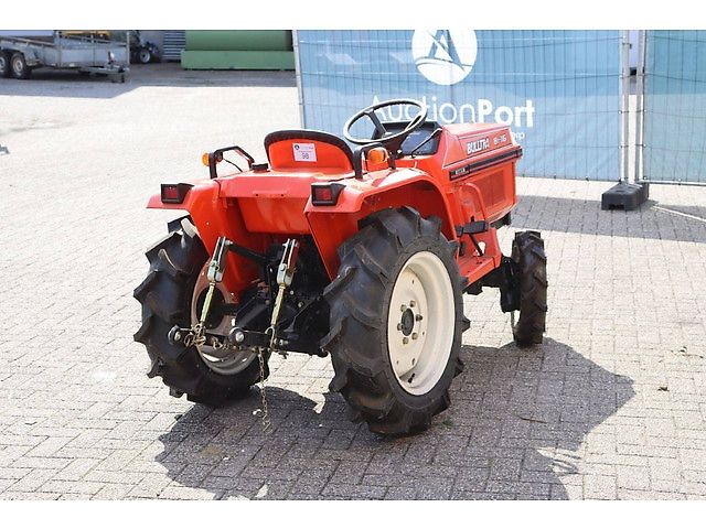 Kubota B1-16 Bulltra