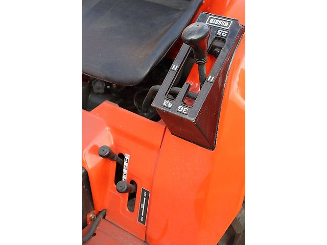 Kubota B1-16 Bulltra