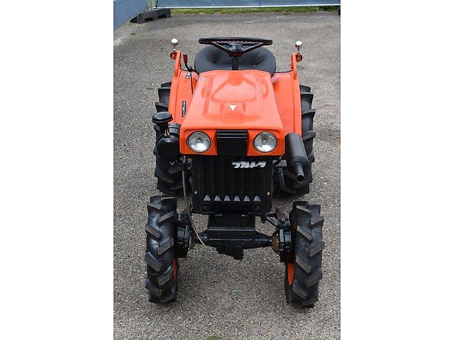 Kubota B5000