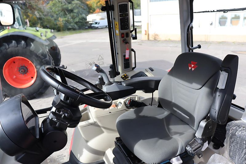 Massey Ferguson 5S135 DYNA-6 ESSENTIAL.F/Z.FRONTLADER