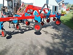 Hatzenbichler Hatzenbichler Fronthacke 6 m Hydraulische Klappung 8 Reihig mit Hackscharen Hatzenbichler Heckhacke mit Rollhacksternen oder optional Fronthacke mit Dammformern 8Reihig mit hydr. Klappung