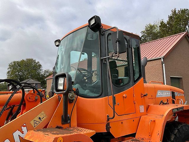 Doosan DL200
