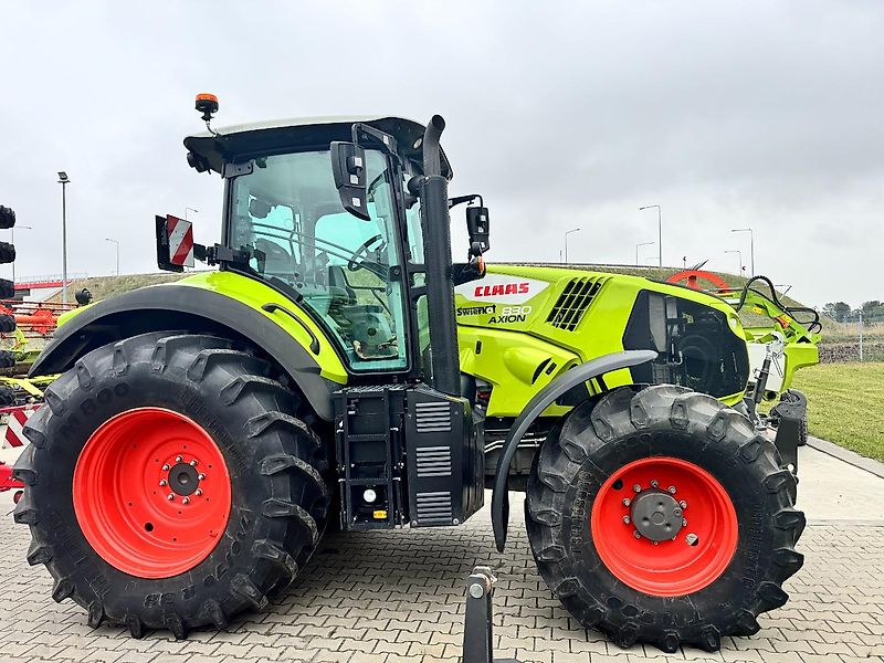 Claas Axion 830
