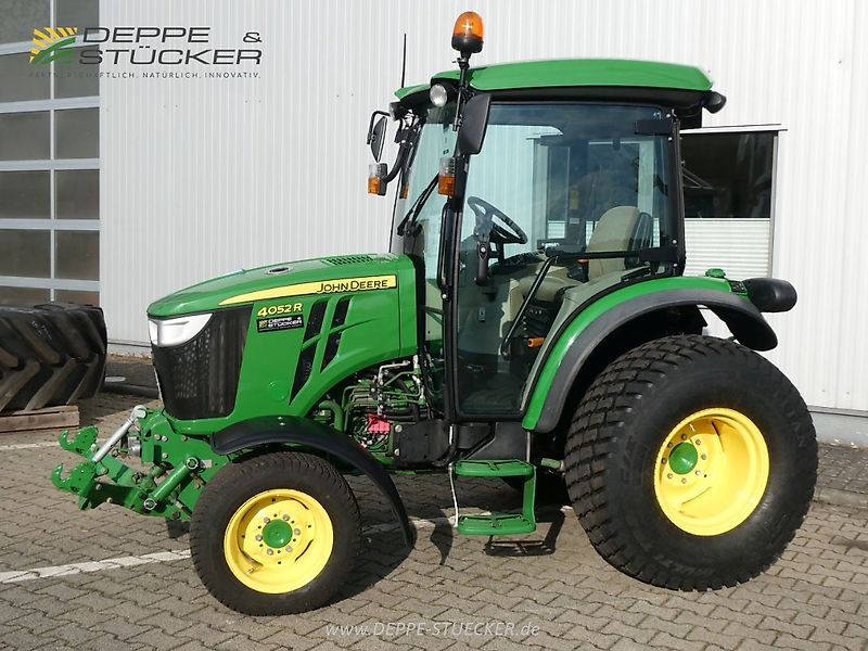 John Deere 4052R