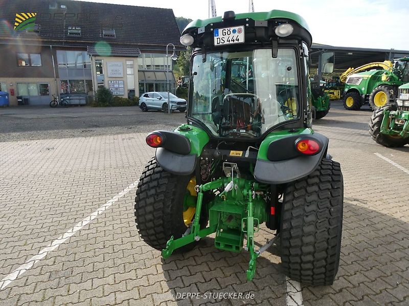John Deere 4052R