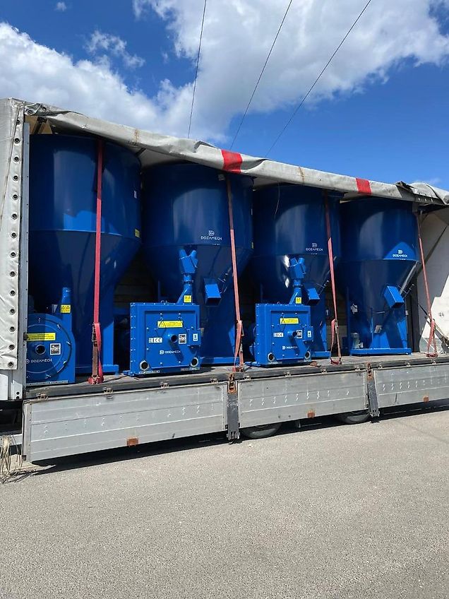 Dozamech Getreidemischanlage / Feed mixer / Melangeuse de fourrage / Miscelatore di mangime / Кормосмеситель / Mieszalnik H-033/2 1000 kg