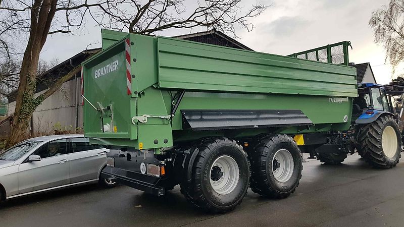 Brantner TA 23065 / 2 Power Tube - 6,5 m Muldenkipper HARDOX Boden -- 22 / 34 m³ mit 800mm Aufsatzwänden - 2 Zylinder - hydr. Hinterachsabstützung - 650/50 R 26,5 BKT FL 693 M Neu-Räder