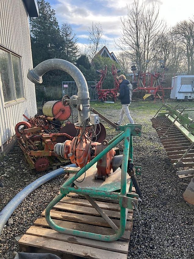 FERBO  / Landini 410 100 met landini pomp