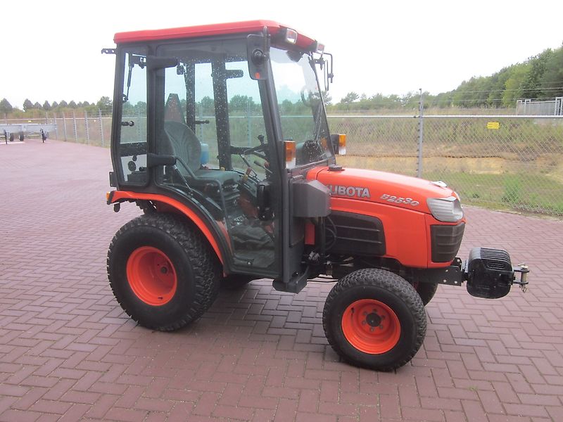 Kubota TRAKTOR COMPACT | B2530 | 2014 | 376 DRAAIUREN