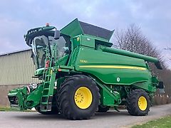 John Deere T670I