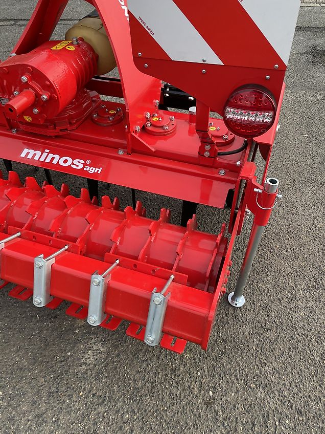 Minos Agri Kreiselegge Wein,- und Obstbau M-DRAM-1500-AM mit Packerwalze