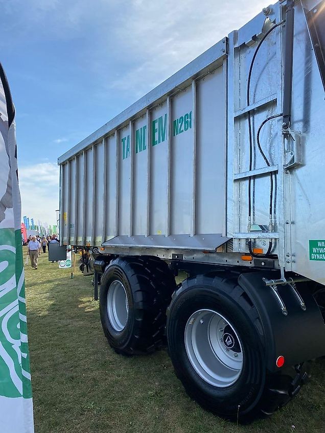 Auto-Agro Miststreuer / Manure spreader / Epandeur à fumier / Rimorchio spandiconcime / Разбрасыватель органических удобрений / Rozrzutnik obornika Tandem N268