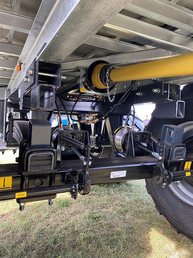 Auto-Agro Miststreuer / Manure spreader / Epandeur à fumier / Rimorchio spandiconcime / Разбрасыватель органических удобрений / Rozrzutnik obornika Tandem N268