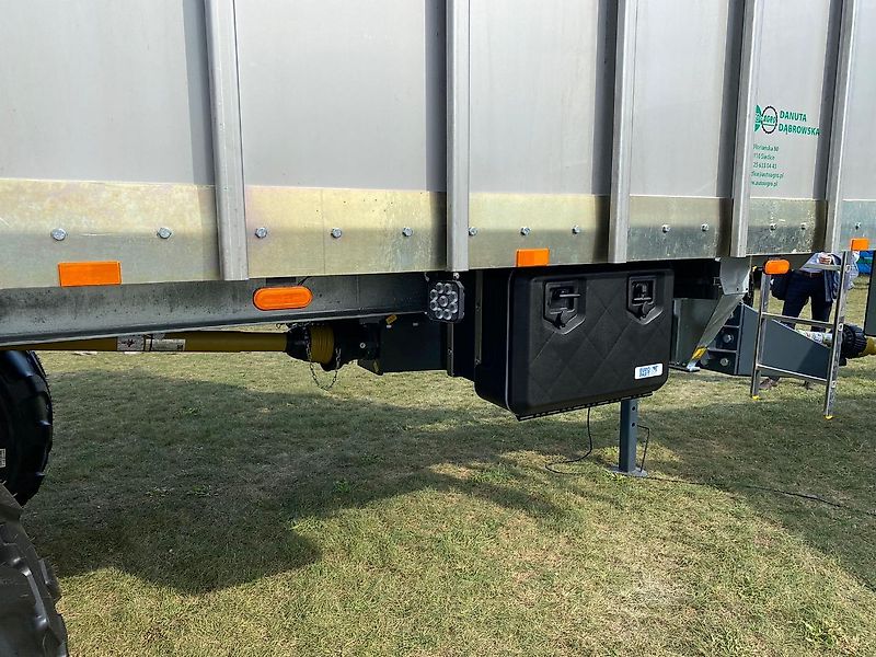 Auto-Agro Miststreuer / Manure spreader / Epandeur à fumier / Rimorchio spandiconcime / Разбрасыватель органических удобрений / Rozrzutnik obornika Tandem N268