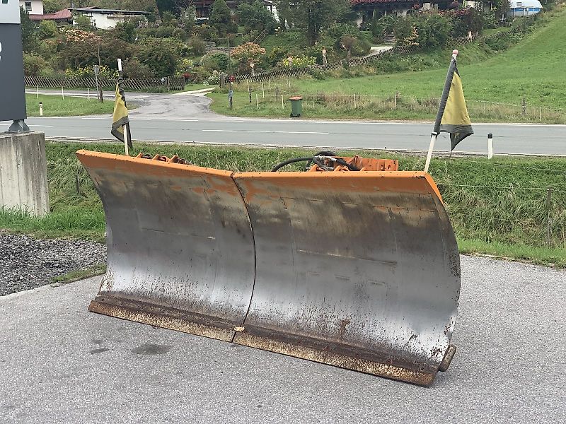 Hauer Schneepflug SRS 2600