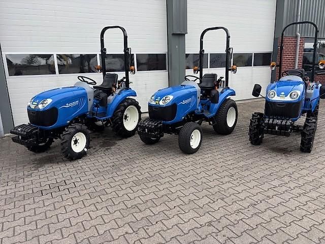 New Holland BOOMER 25 HST