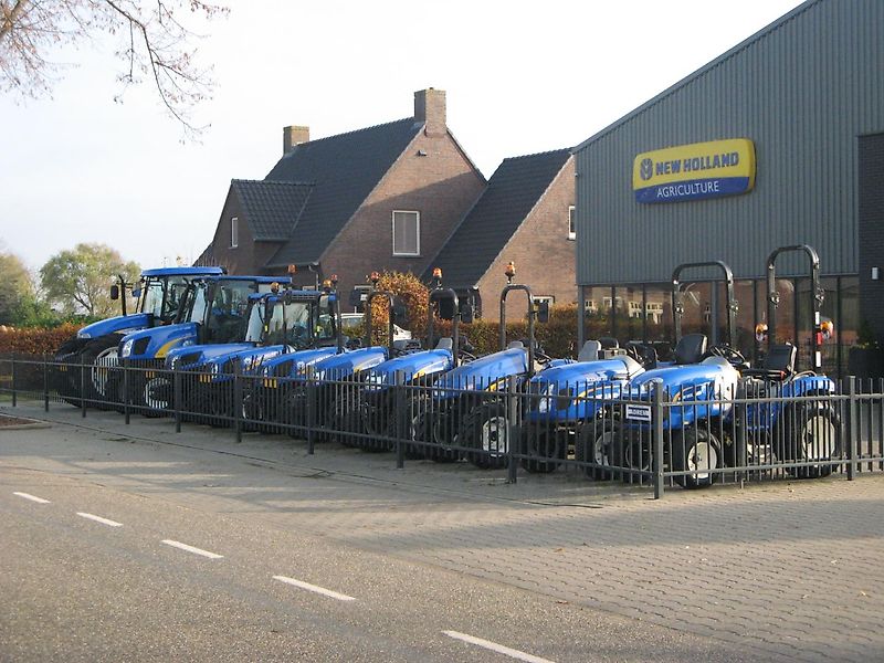 New Holland BOOMER 25 HST
