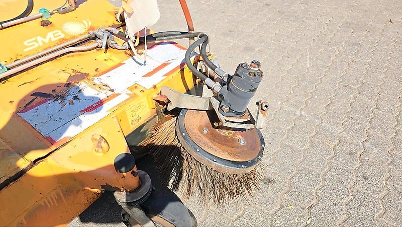 Sobernheimer FKM 2.0 Kehrmaschine Straßenkehrmaschine Frontkehrmaschine Kehrbesen für Radlader Unimog Traktor