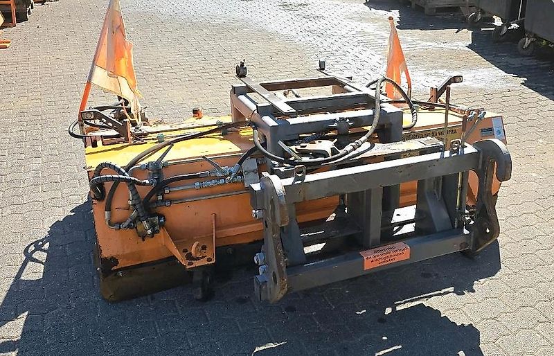 Sobernheimer FKM 2.0 Kehrmaschine Straßenkehrmaschine Frontkehrmaschine Kehrbesen für Radlader Unimog Traktor