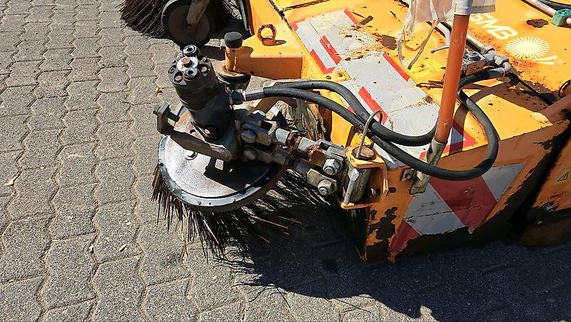 Sobernheimer FKM 2.0 Kehrmaschine Straßenkehrmaschine Frontkehrmaschine Kehrbesen für Radlader Unimog Traktor