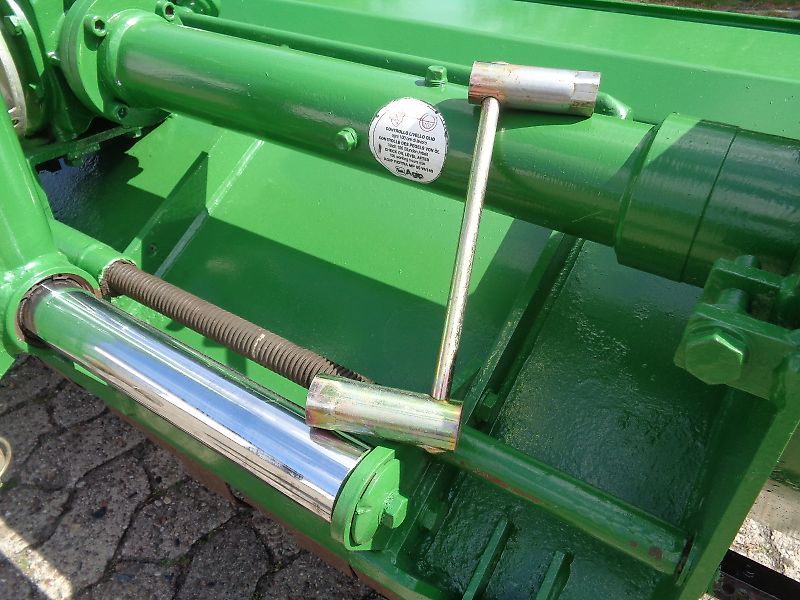 Celli Schlegelmulcher 230 cm Arbeitsbreite bis zu 60cm Seitenverschiebung 24 Hammerschlegel Gewicht ca 900kg Kein Maschio Tehnos Müthing Mulchgerät Heckmulcher Universalmulcher Schlegelmulchgerät Hammermulcher Hammermulchgerät