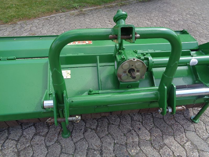 Celli Schlegelmulcher 230 cm Arbeitsbreite bis zu 60cm Seitenverschiebung 24 Hammerschlegel Gewicht ca 900kg Kein Maschio Tehnos Müthing Mulchgerät Heckmulcher Universalmulcher Schlegelmulchgerät Hammermulcher Hammermulchgerät